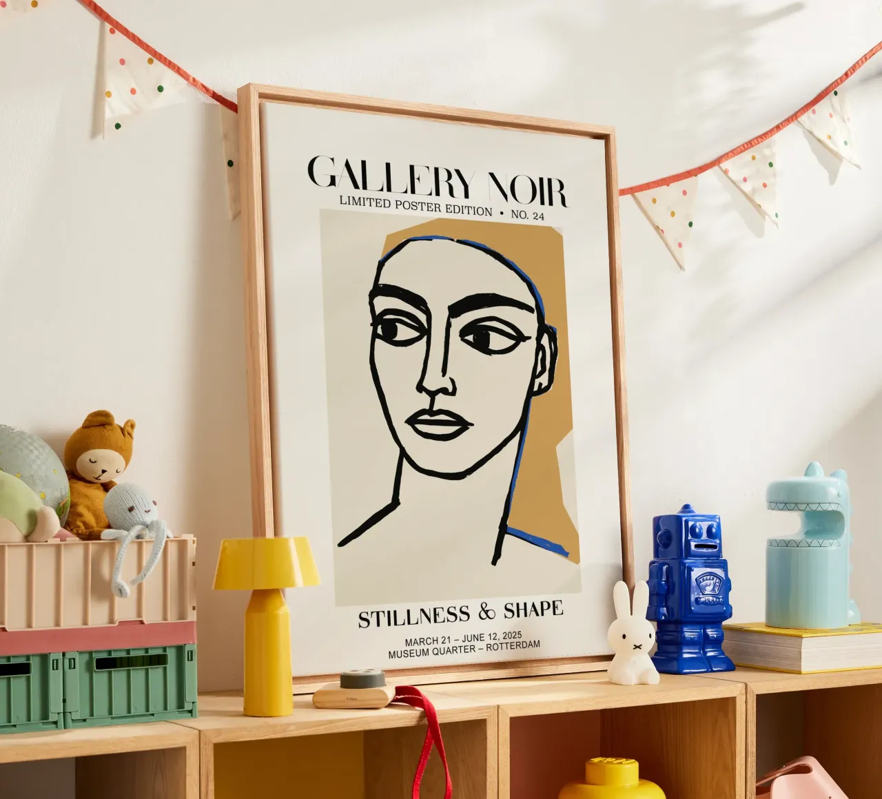 Gallery Noir No 24 canvas met Baklijst van treechild