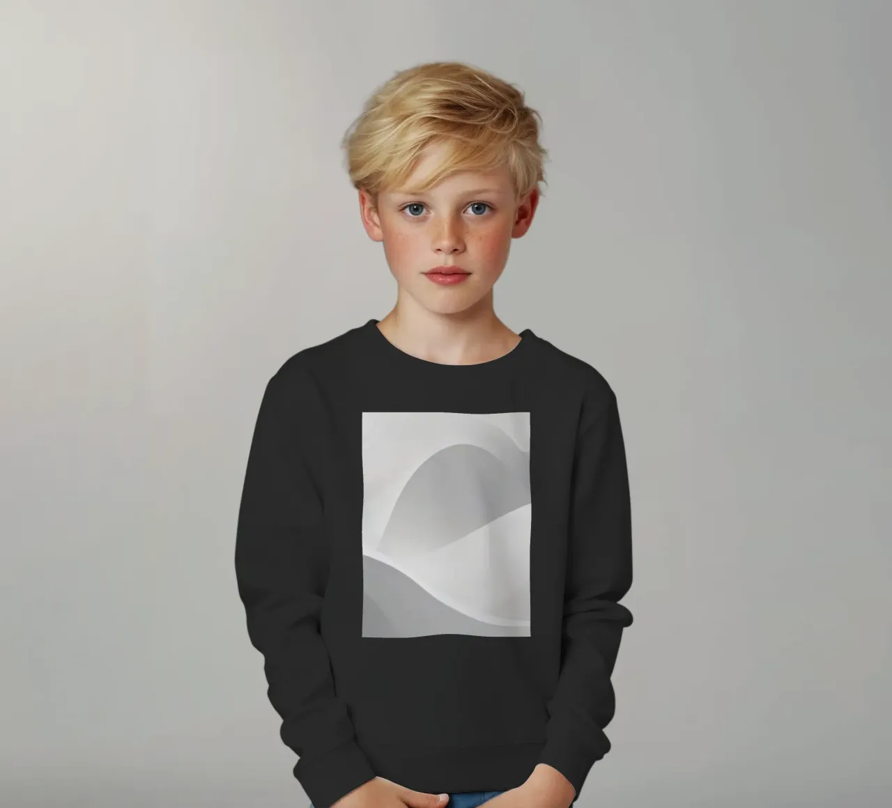 Sanfte weiße Wellen bilden eine abstrakte Komposition Kinder Sweatshirt von DesignDoodle