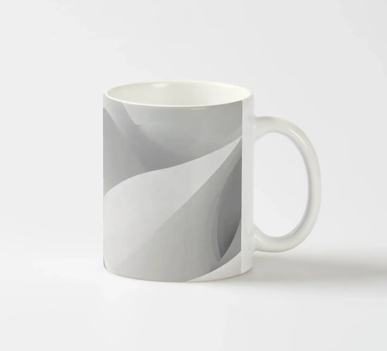 Morbide onde bianche creano una composizione astratta tazza in ceramica da DesignDoodle