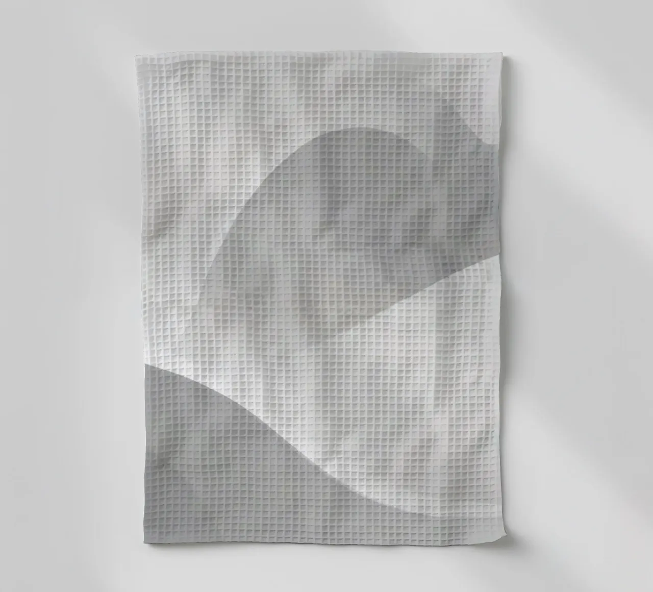 Sanfte weiße Wellen bilden eine abstrakte Komposition Geschirrtuch von DesignDoodle