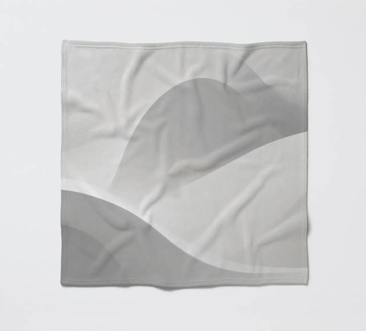 Zachte witte golven creëren een abstracte compositie fleecedeken van DesignDoodle