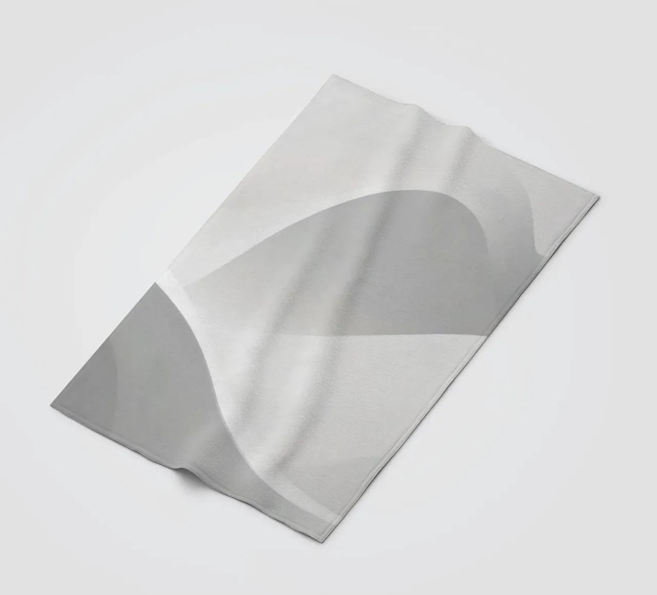 Zachte witte golven creëren een abstracte compositie fleecedeken van DesignDoodle
