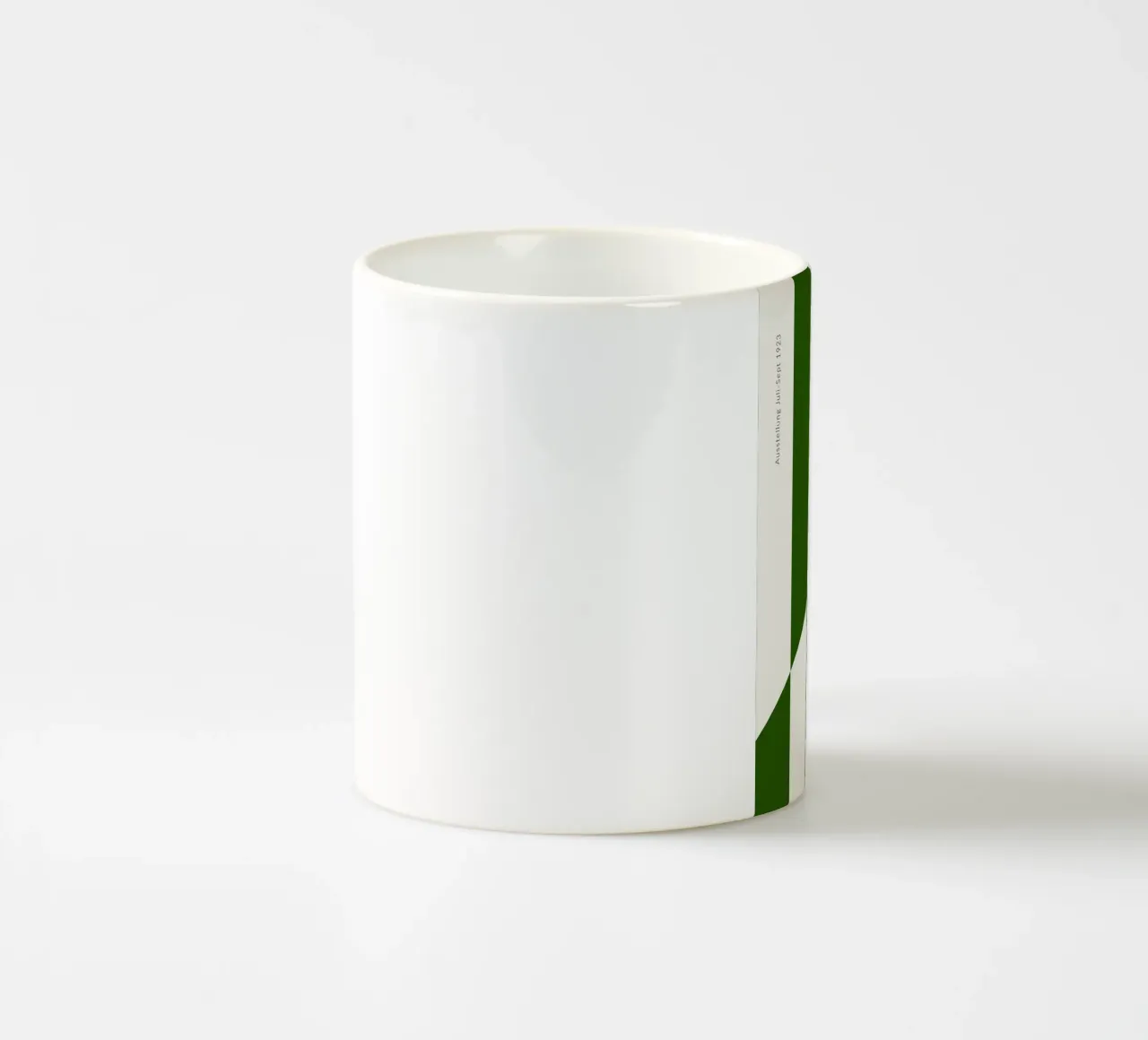 Bauhaus strisce verdi strisce verticali divisione diagonale tazza in ceramica da Janine P McGuire