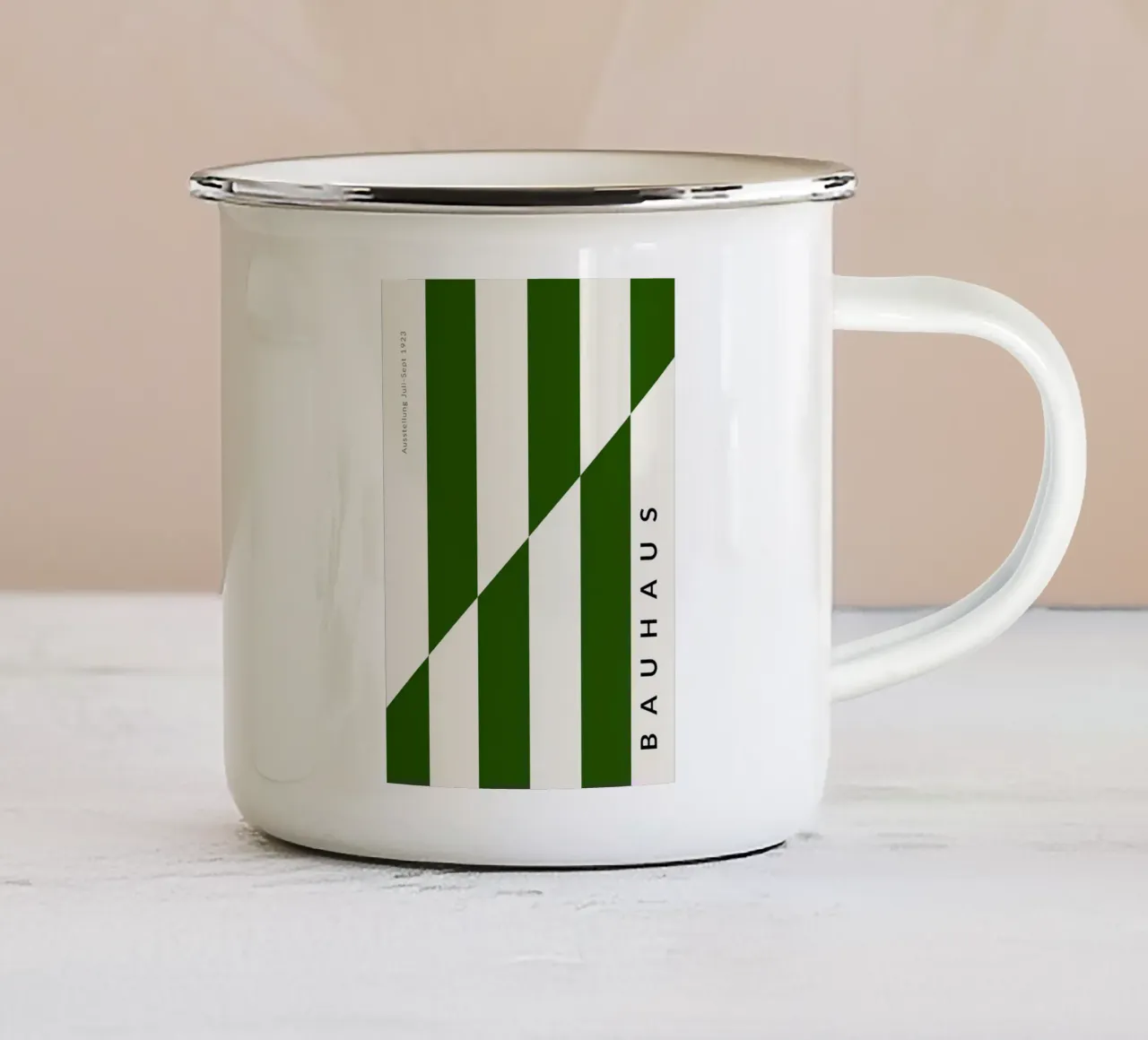 Bauhaus strisce verdi strisce verticali divisione diagonale tazza in smalto da Janine P McGuire
