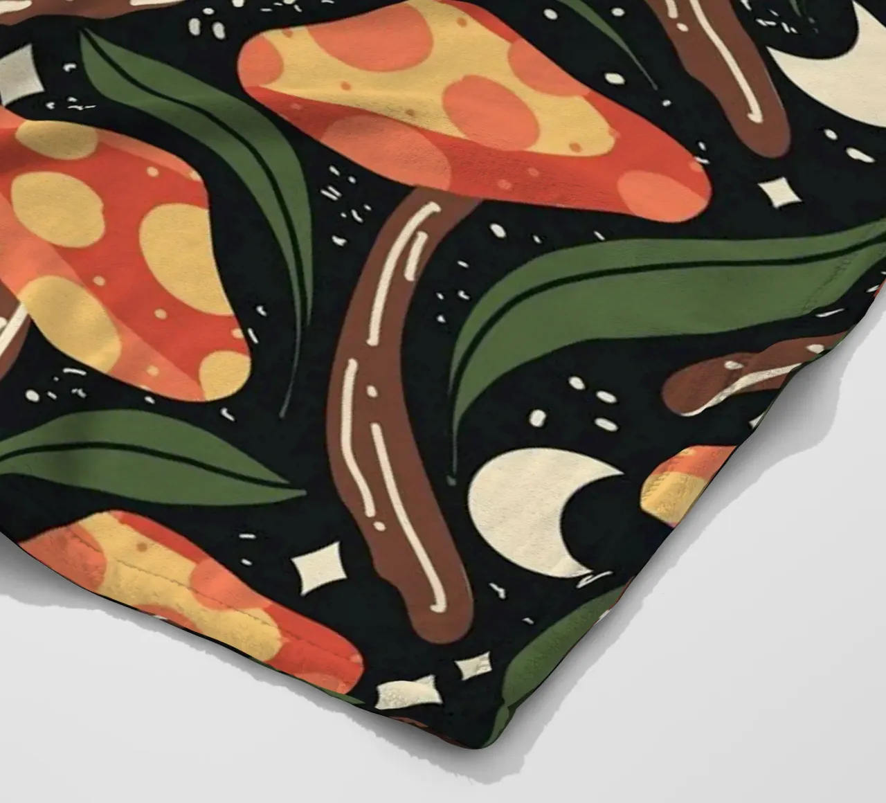 Funghi celesti divertenti coperta in pile da Mitalim Designs