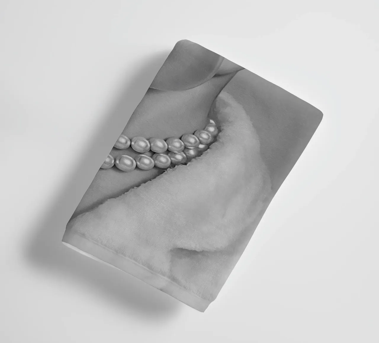 Audrey Hepburn Bubble Gum in bianco e nero asciugamano da bagno da ARTOMATIC