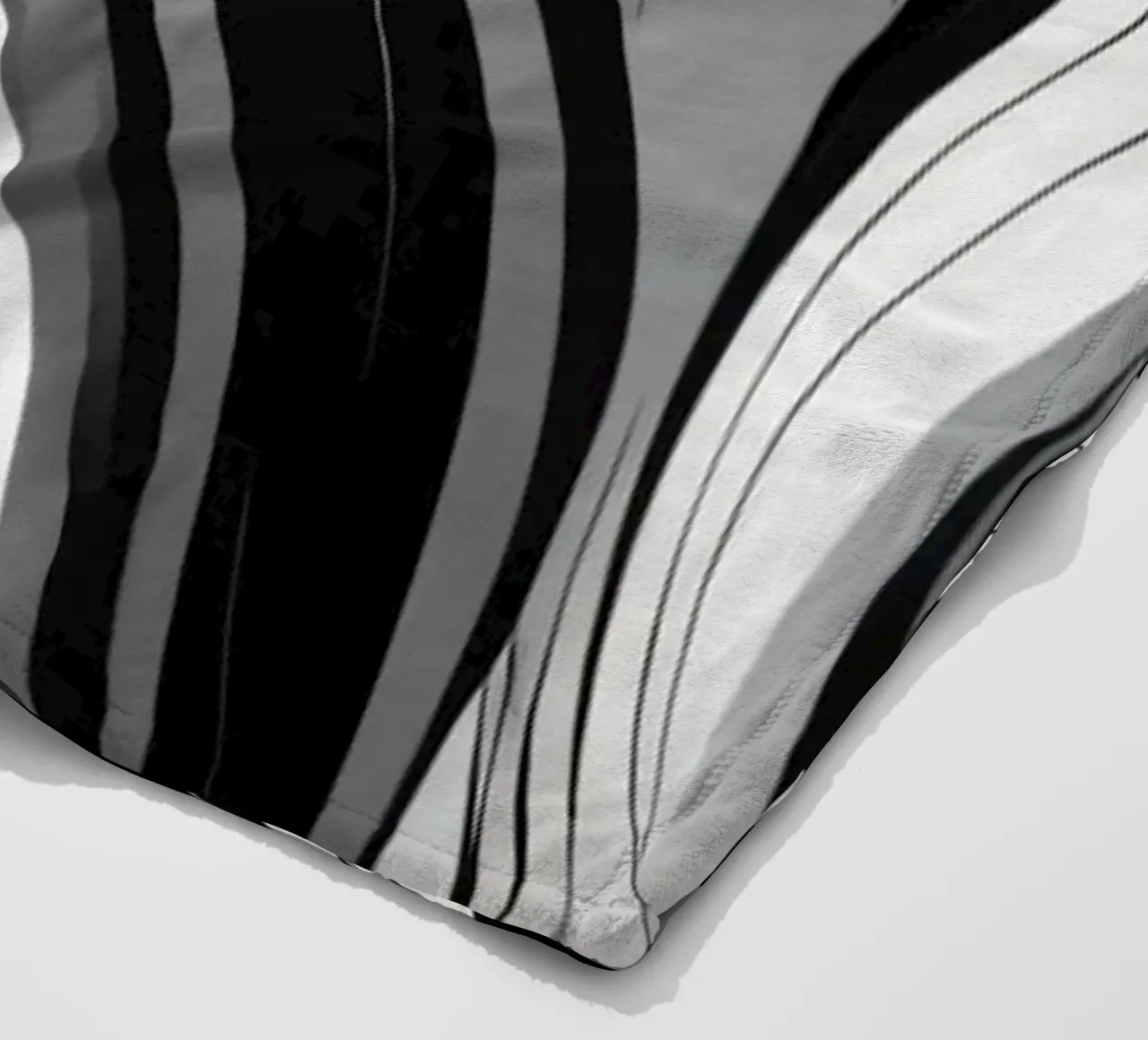 Vorticoso disegno astratto in bianco e nero con linee dinamiche coperta in pile da DesignDoodle