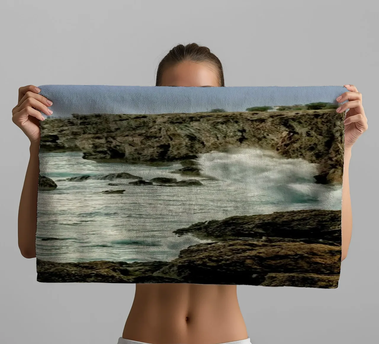 Magical Malta Stormy Cliffs asciugamano da bagno da Curious Collections by Marielle Leenders
