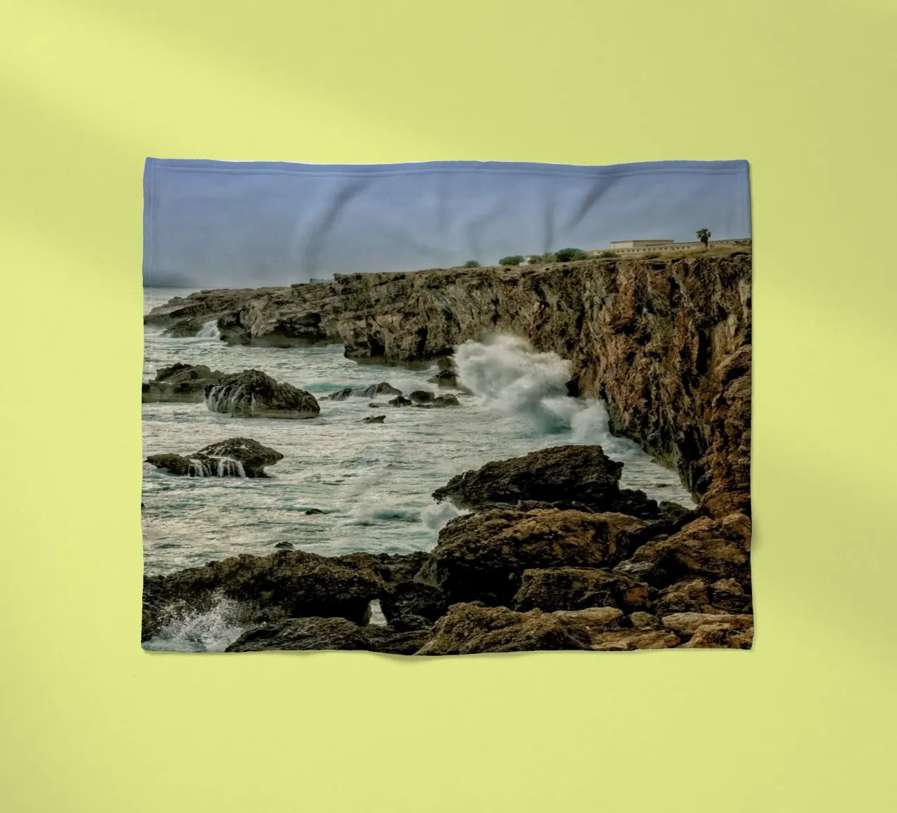 Magical Malta Stormy Cliffs coperta in pile da Curious Collections by Marielle Leenders