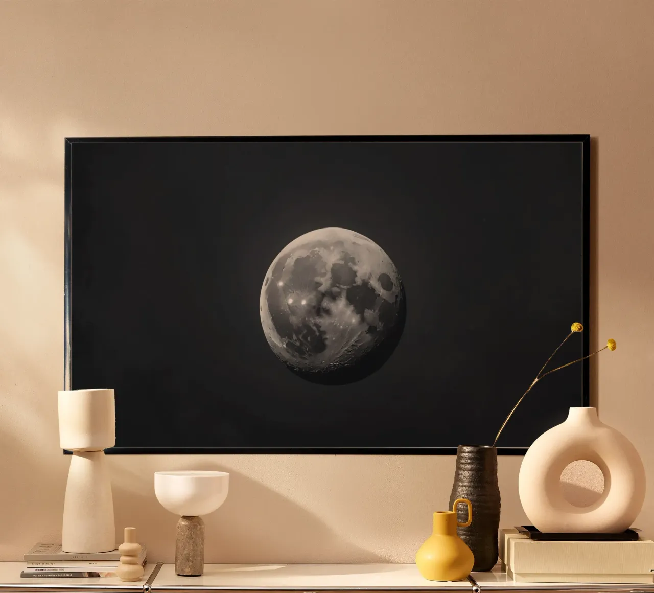 Pleine lune illuminée dans un ciel nocturne dégagé, mettant en valeur la lumière lunaire. hahnemühle de DesignDoodle