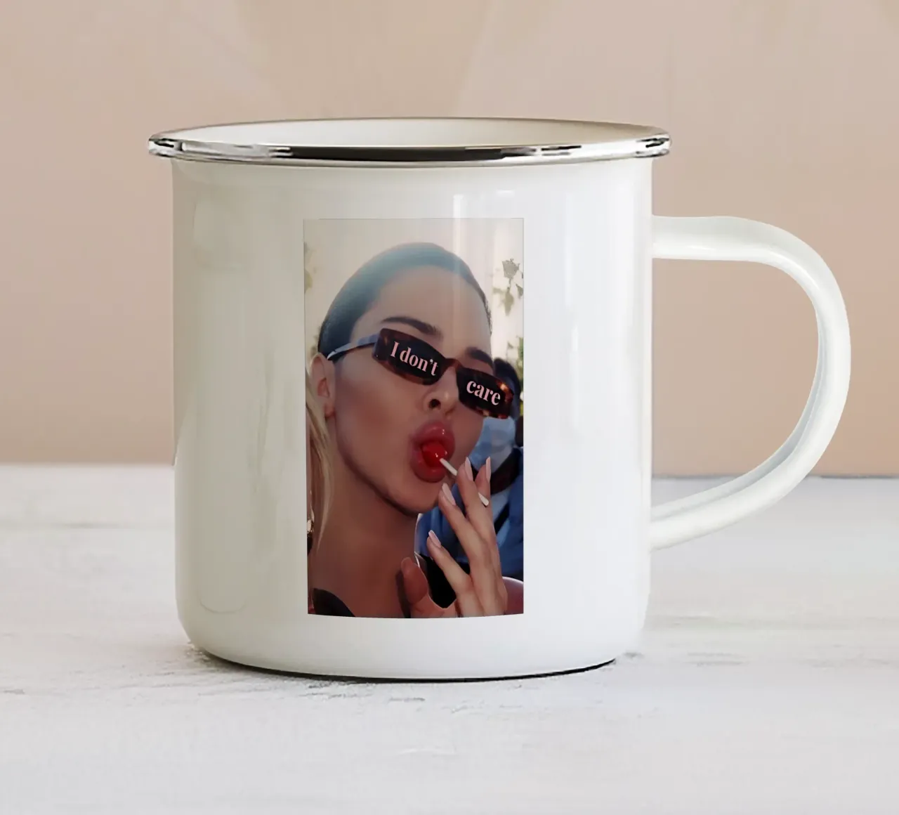 Labbra rosse tazza in smalto da Takeme