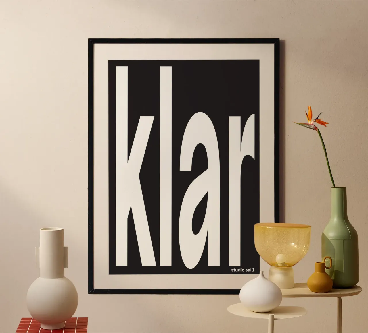 Typo »klar« schwarz-weiss poster da studio salü