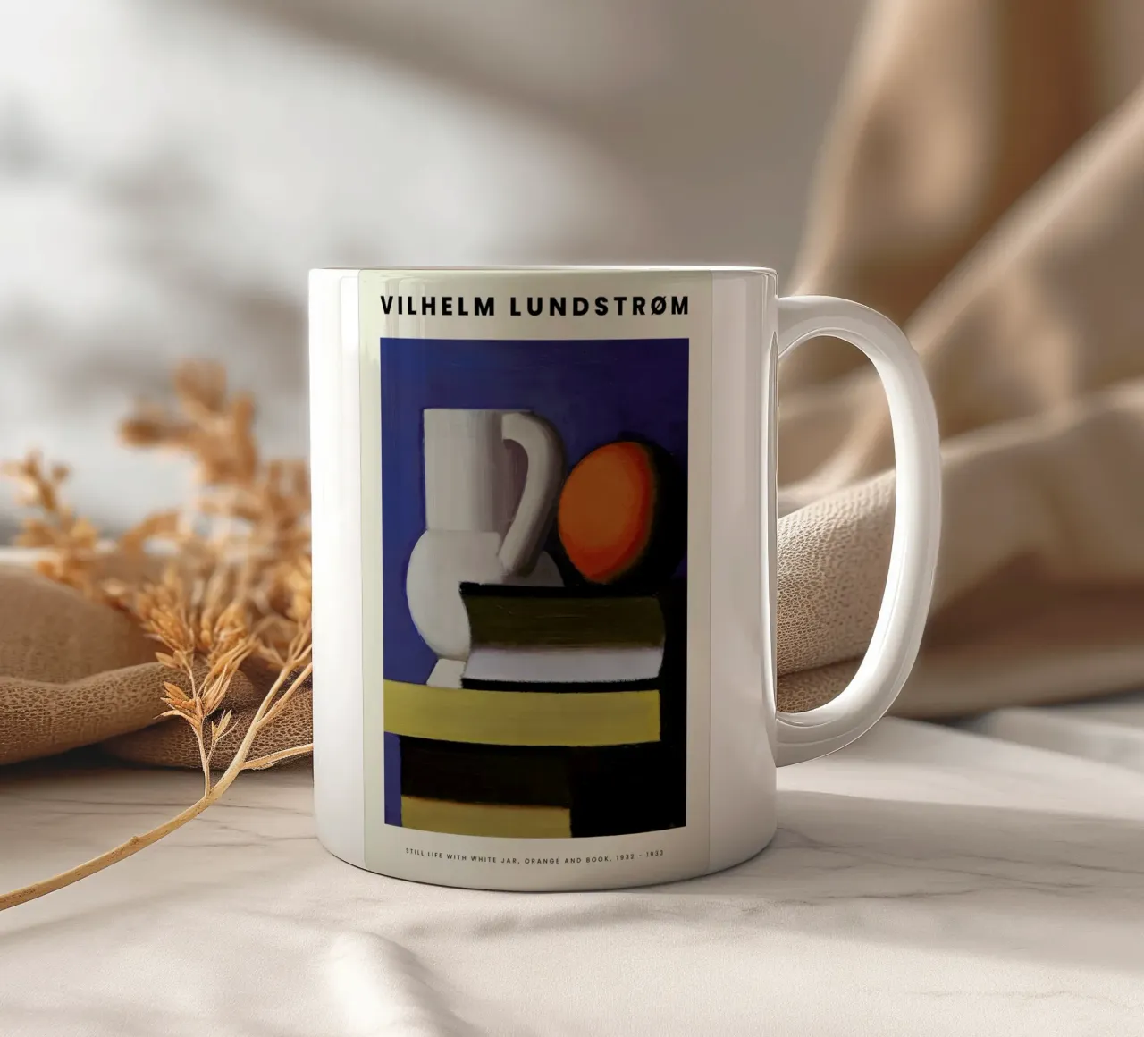 Lundstrøm - Still Life with White Jar, Orange and Book tazza in ceramica da Vintage by JUNIQE