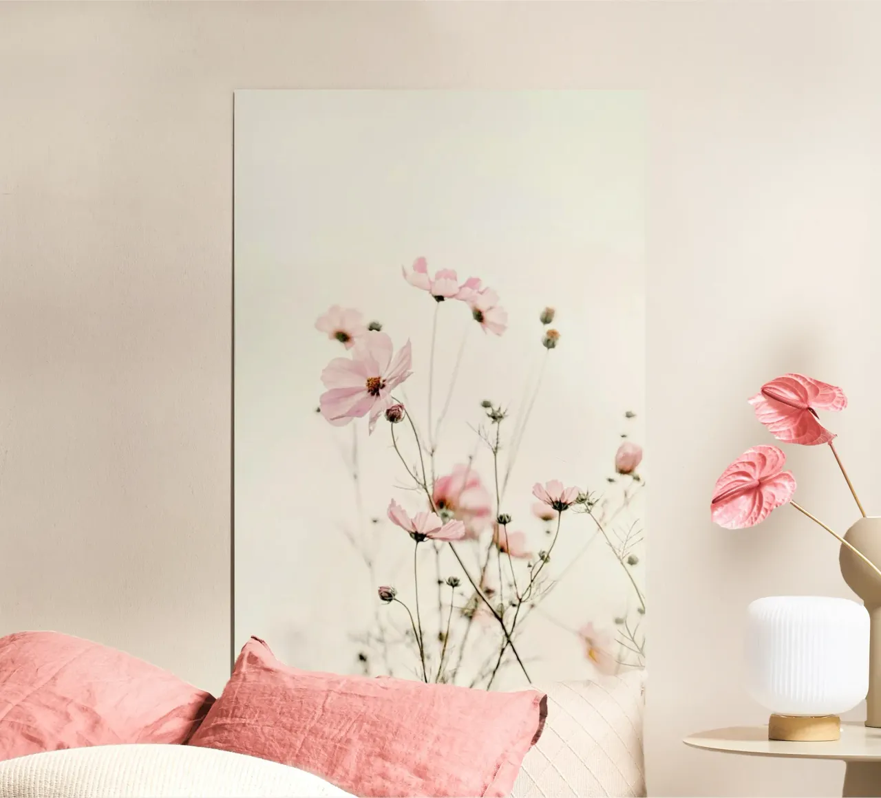 Cosmea Dance Creme poster con telaio in alluminio da Monika Strigel