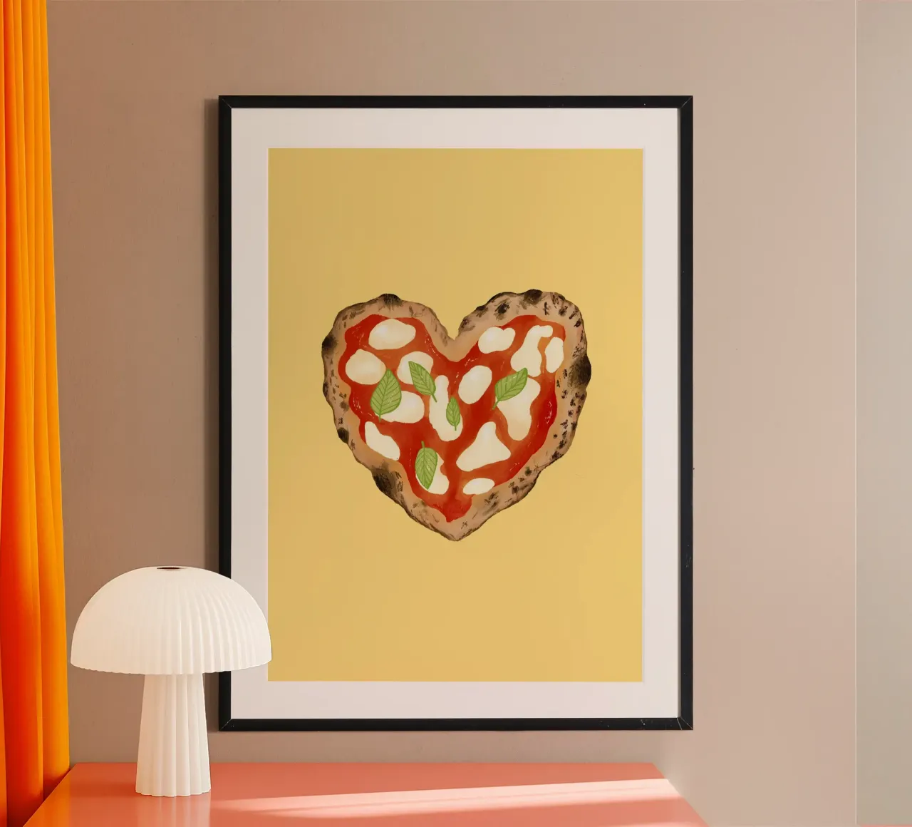 Pizza Herz Hellgelb poster con telaio in alluminio da Studio Dolci