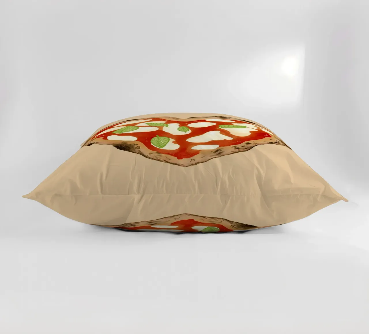 Pizza Herz decorative cushion by Studio Dolci