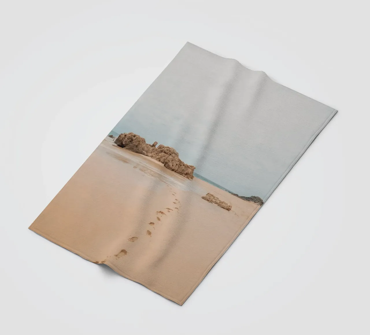 Tracce nella sabbia coperta in pile da BLICKPUNKT