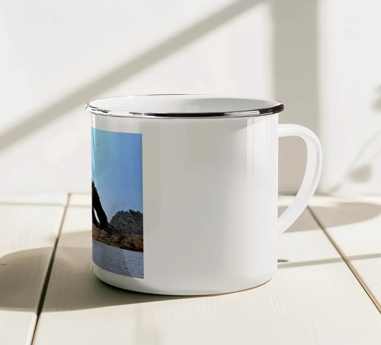 FAA307. Sept Iles Bretagne. tazza in smalto da Thierry vobmann photography
