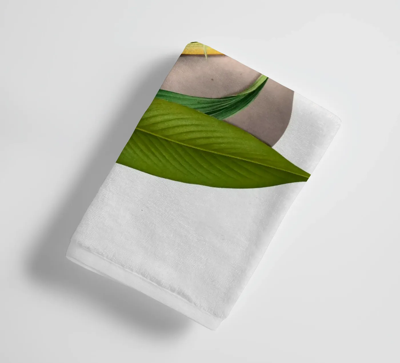 Entangled towel by Sammy Slabbinck