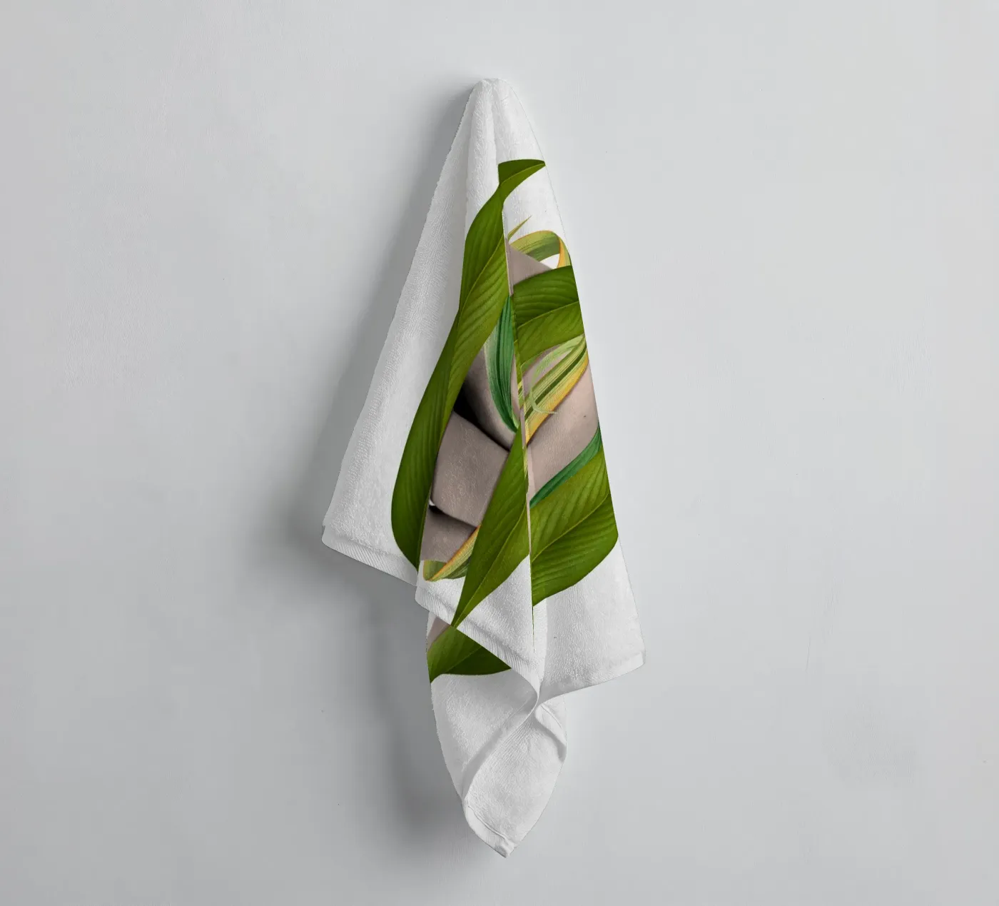 Entangled towel by Sammy Slabbinck