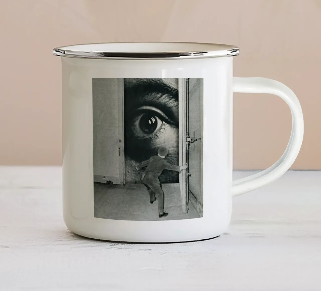 Intruder tazza in smalto da Sammy Slabbinck