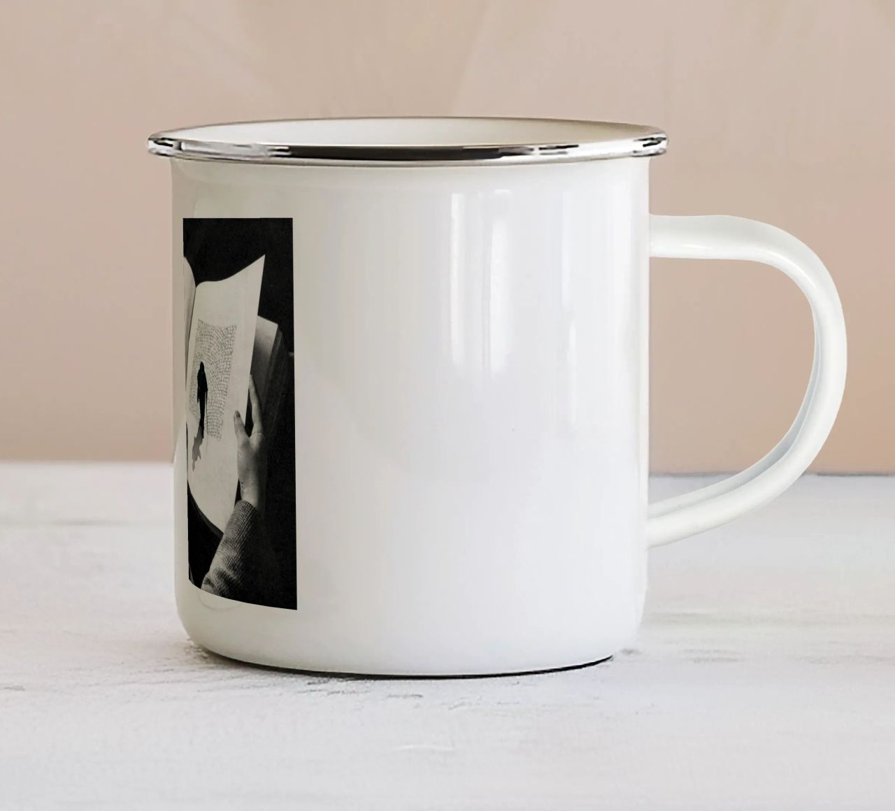 Stepping out tazza in smalto da Sammy Slabbinck