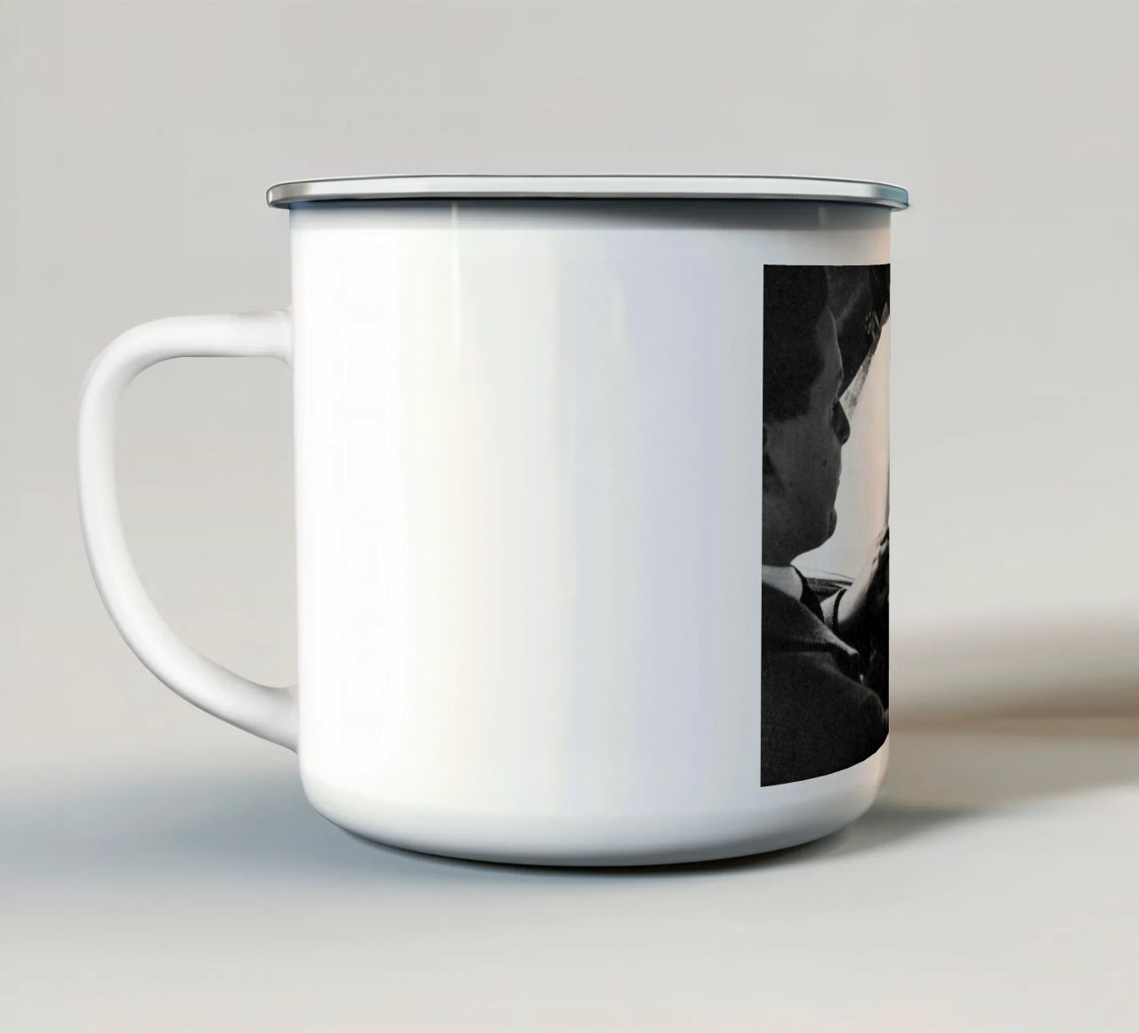 Stepping out tazza in smalto da Sammy Slabbinck