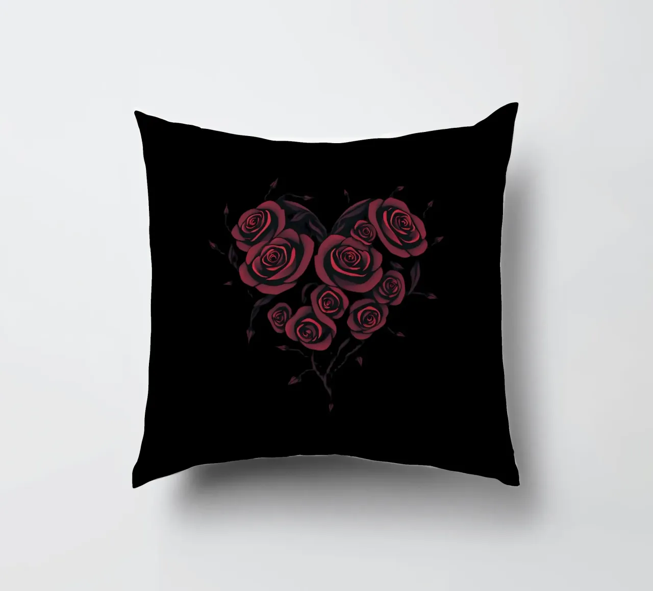 Bellissima composizione di rose rosse a forma di cuore cuscino da DesignDoodle