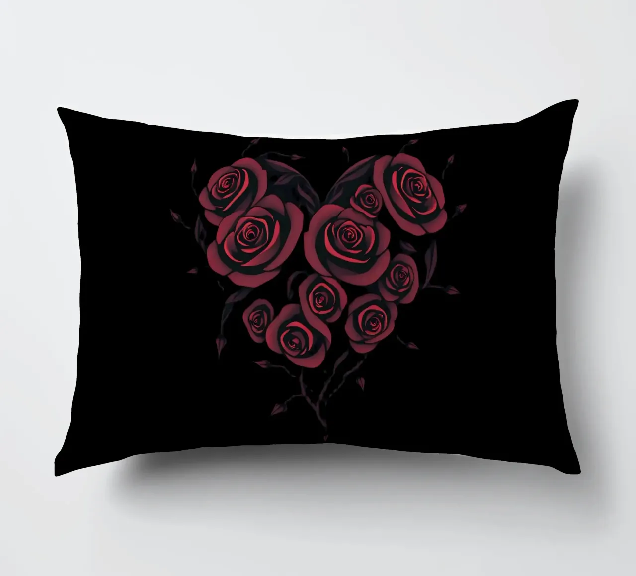 Bellissima composizione di rose rosse a forma di cuore cuscino da DesignDoodle