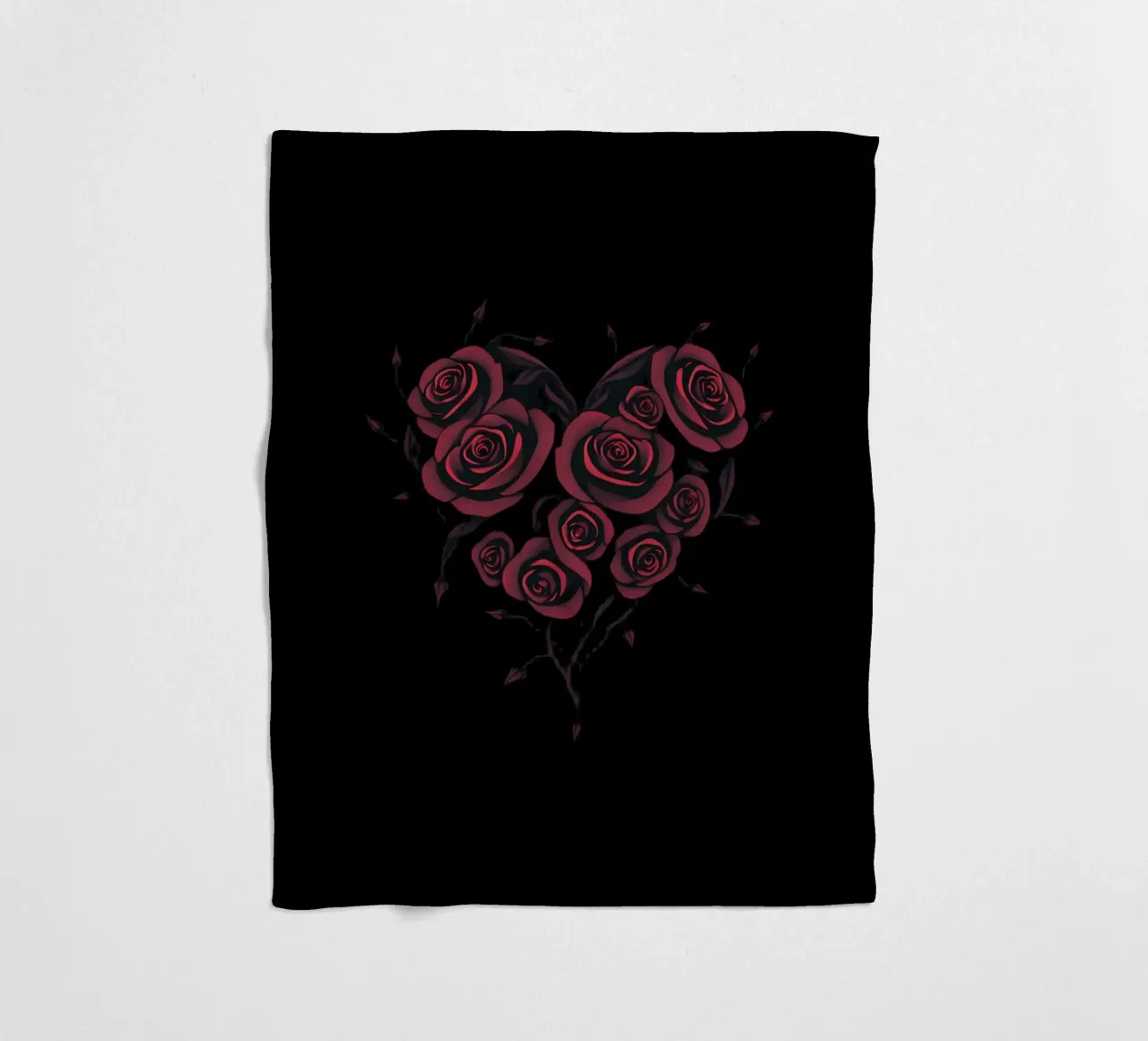 Bellissima composizione di rose rosse a forma di cuore coperta in pile da DesignDoodle