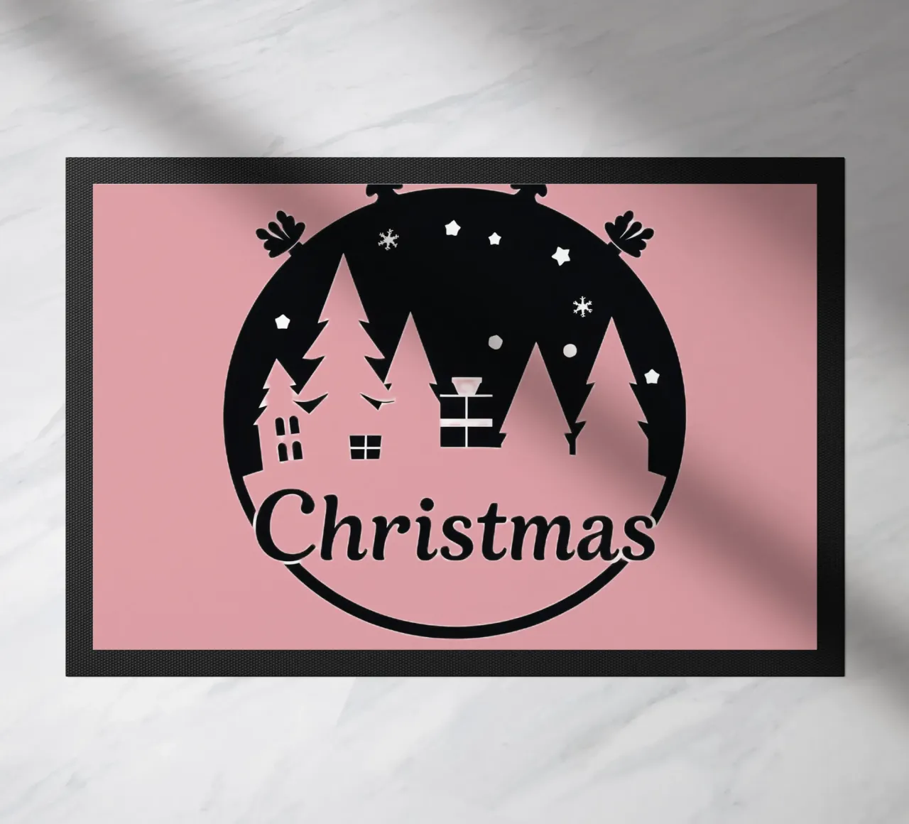 Silhouette di alberi e regali a tema natalizio zerbino da DesignDoodle