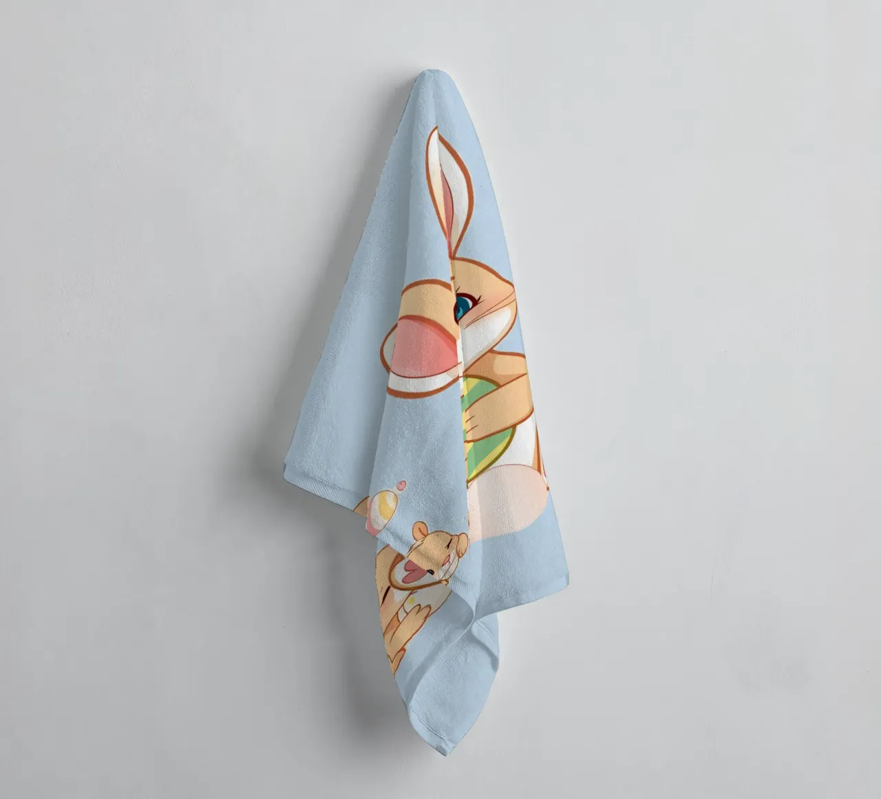lapin de dessin animé tenant un oeuf de Pâques, bébé lapin enjoué serviette de bain de DesignDoodle