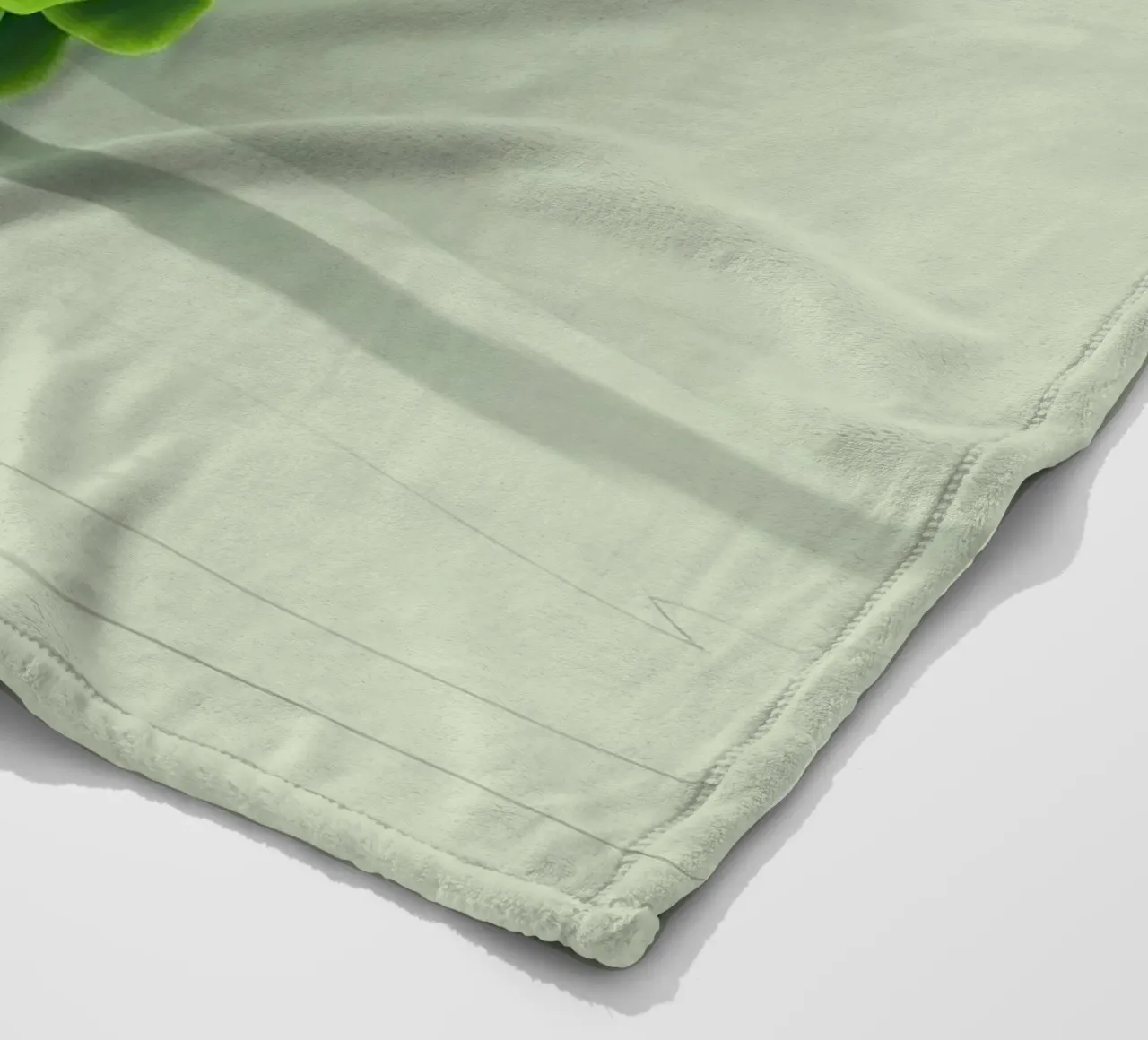 Een tros groene druiven werpt zachte schaduwen fleecedeken van DesignDoodle