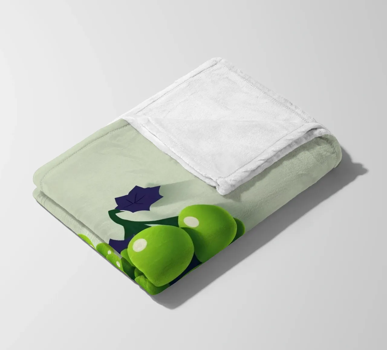 Een tros groene druiven werpt zachte schaduwen fleecedeken van DesignDoodle