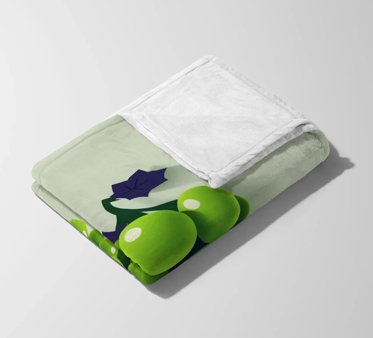 Een tros groene druiven werpt zachte schaduwen fleecedeken van DesignDoodle