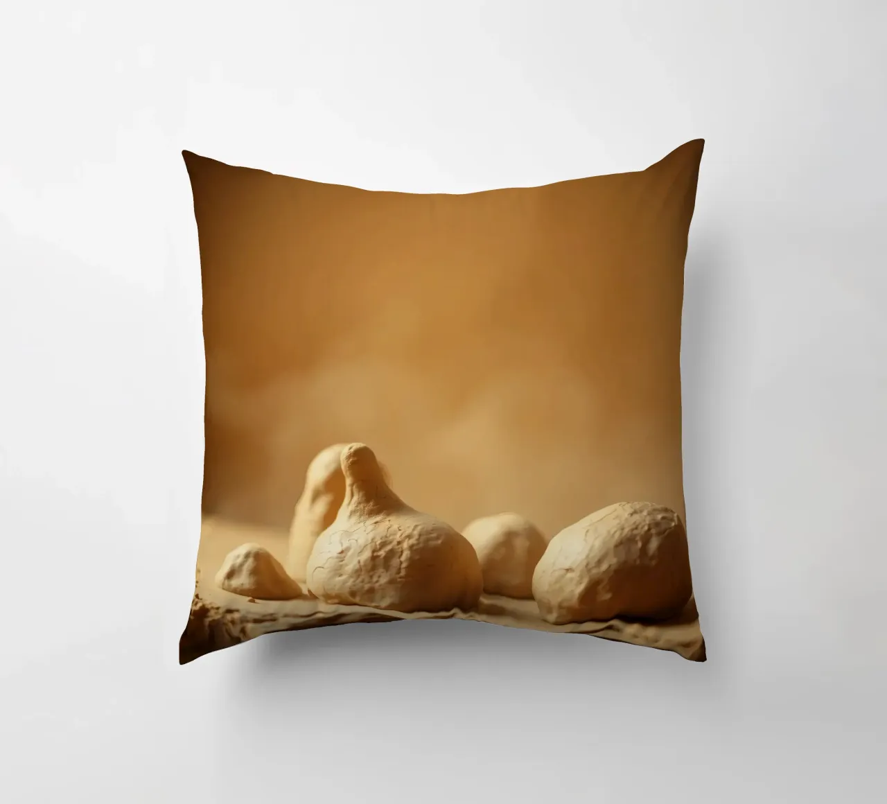 Le sculture in argilla presentano forme e texture uniche cuscino da DesignDoodle