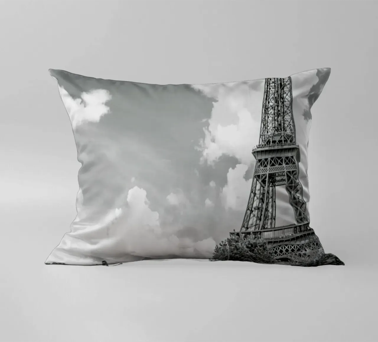 Vintage Car & Eiffel cuscino da Magdalena Martin Photography