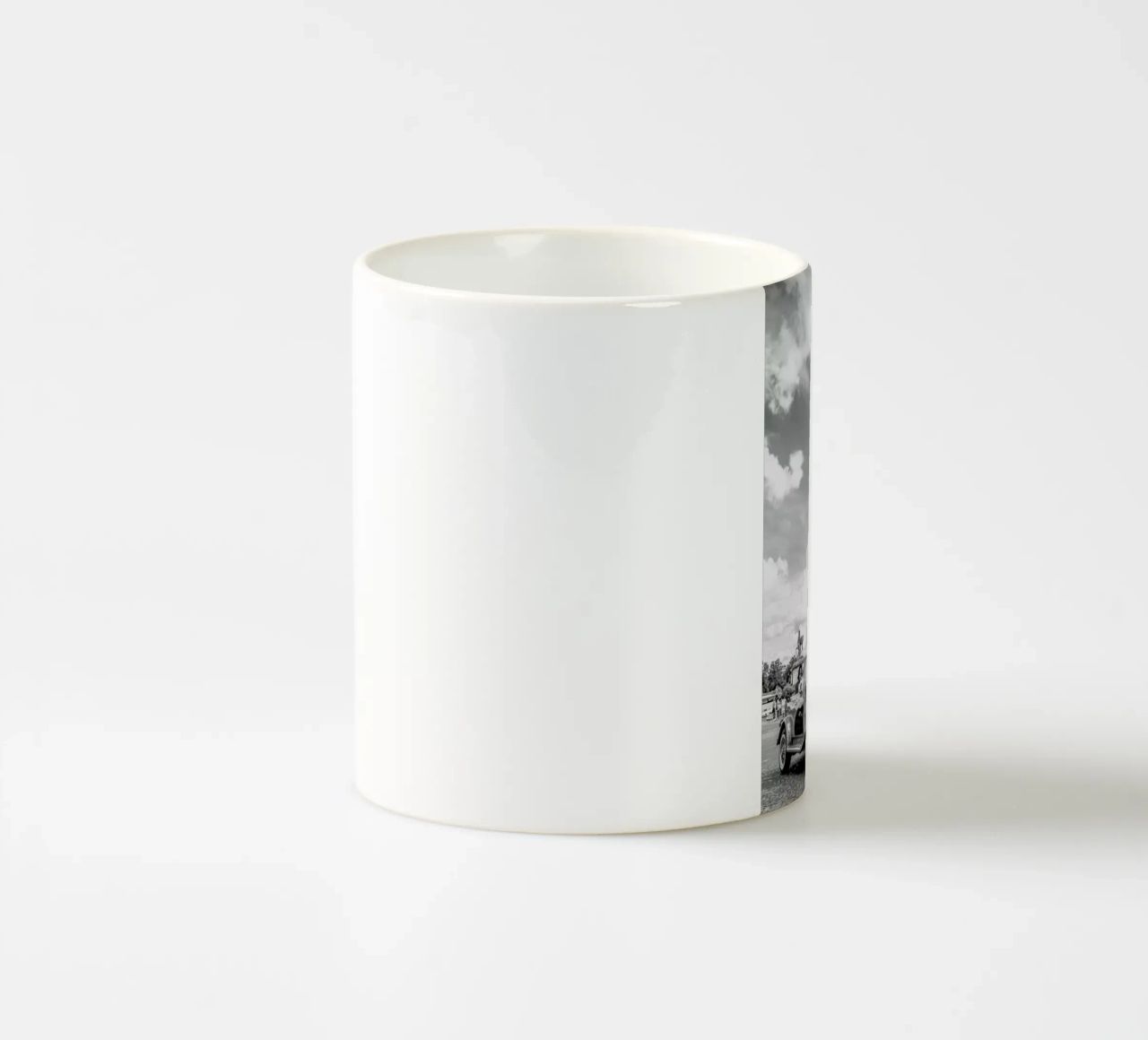 Vintage Car & Eiffel tazza in ceramica da Magdalena Martin Photography