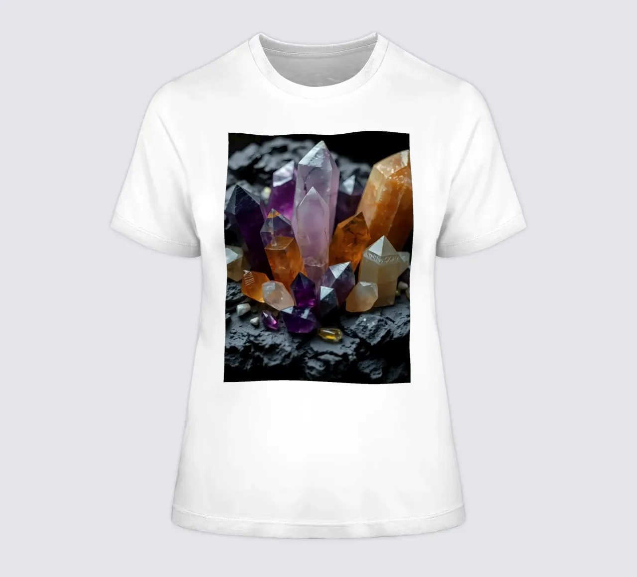 Cristalli colorati su una base di pietra nera t-shirt da donna da DesignDoodle