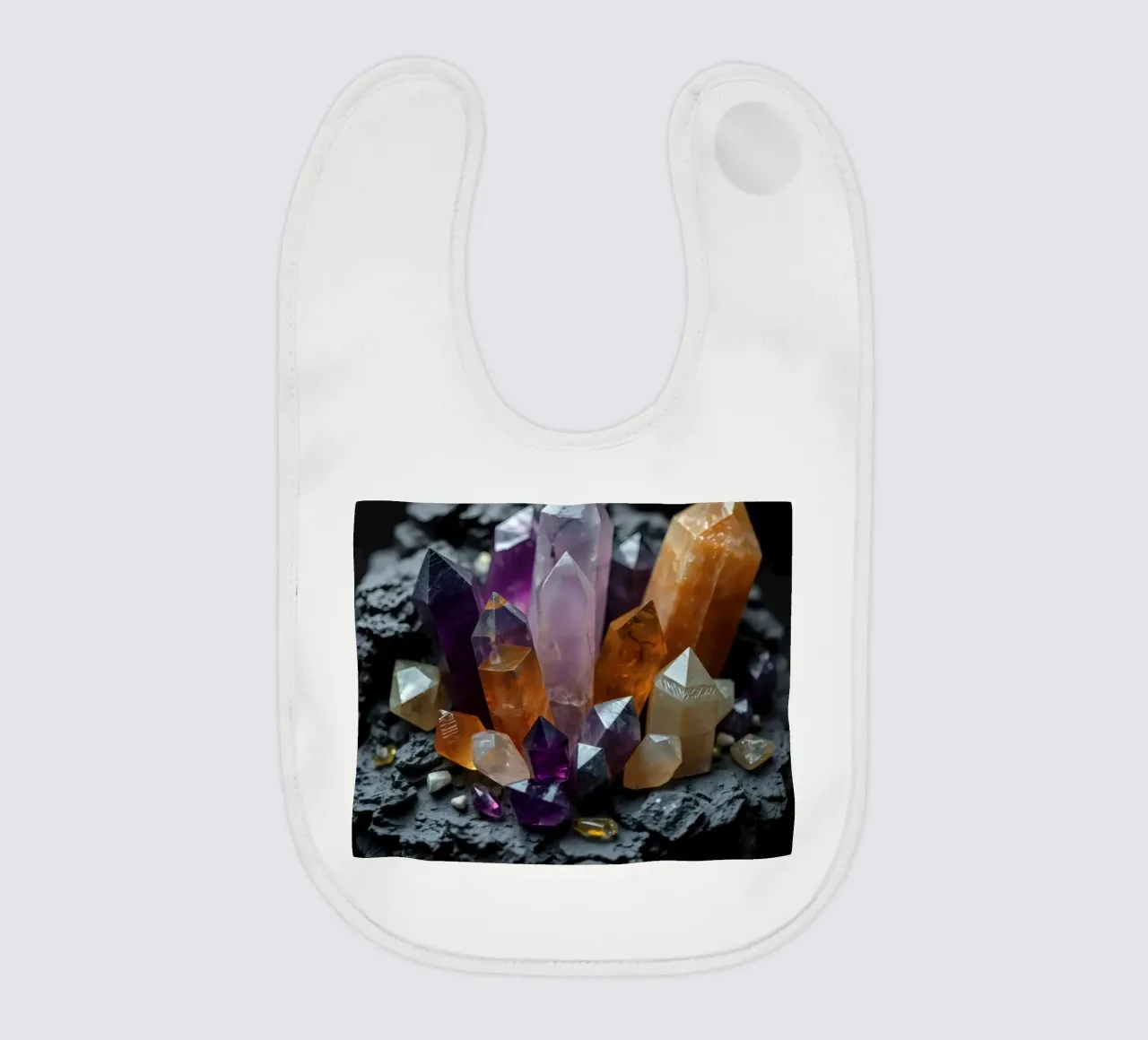 Cristalli colorati su una base di pietra nera bavaglino da DesignDoodle