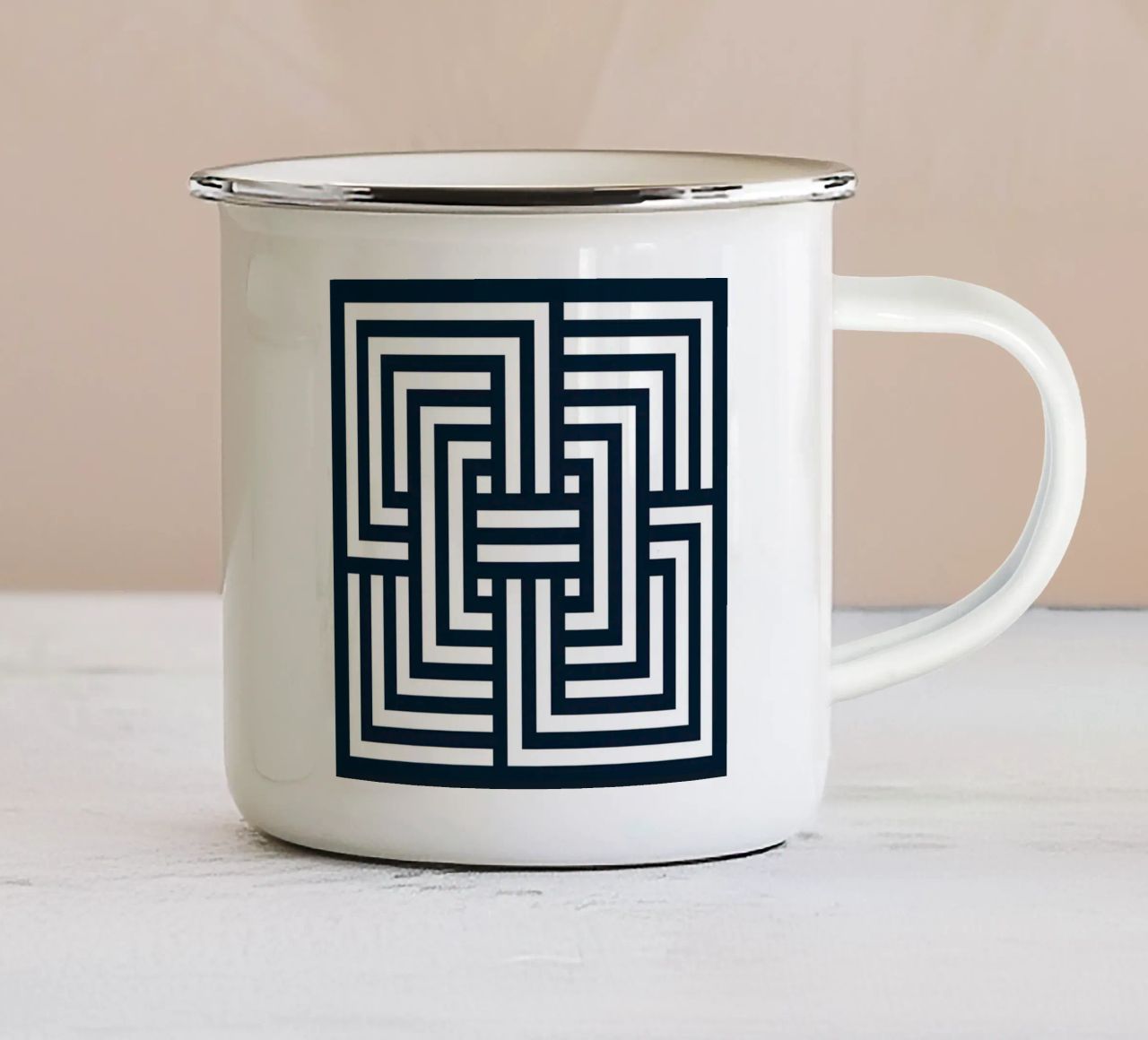 Labirinto geometrico intrecciato tazza in smalto da Kt10 Designs