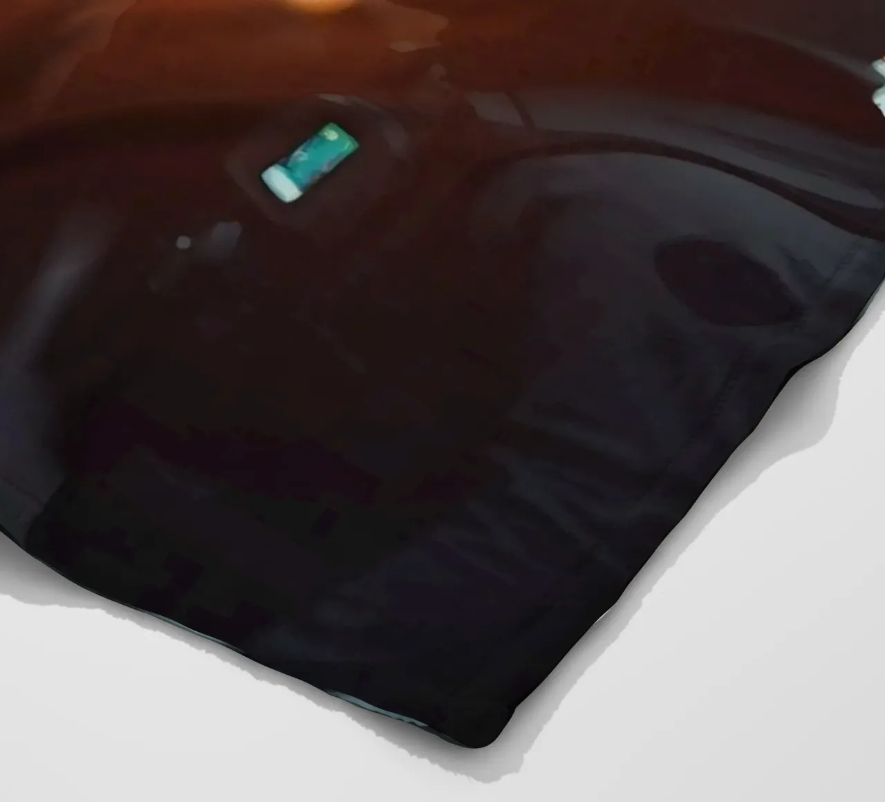 Due astronauti esplorano una città vivace durante il tramonto coperta in pile da DesignDoodle