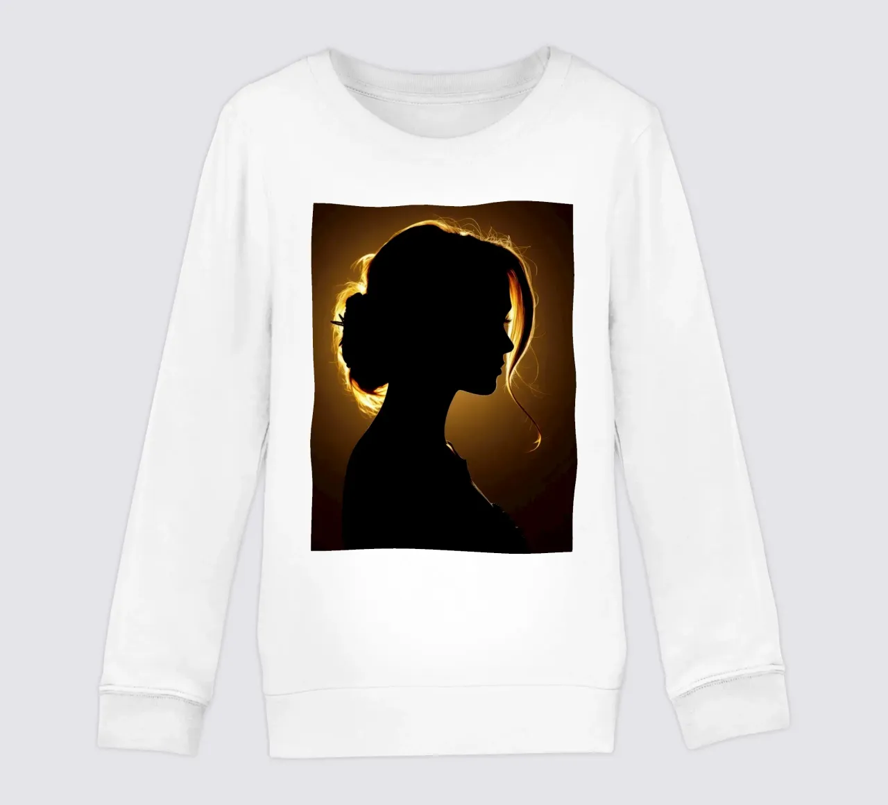 Silhouette di una donna con capelli fluenti illuminata da una luce calda felpa bambino da DesignDoodle