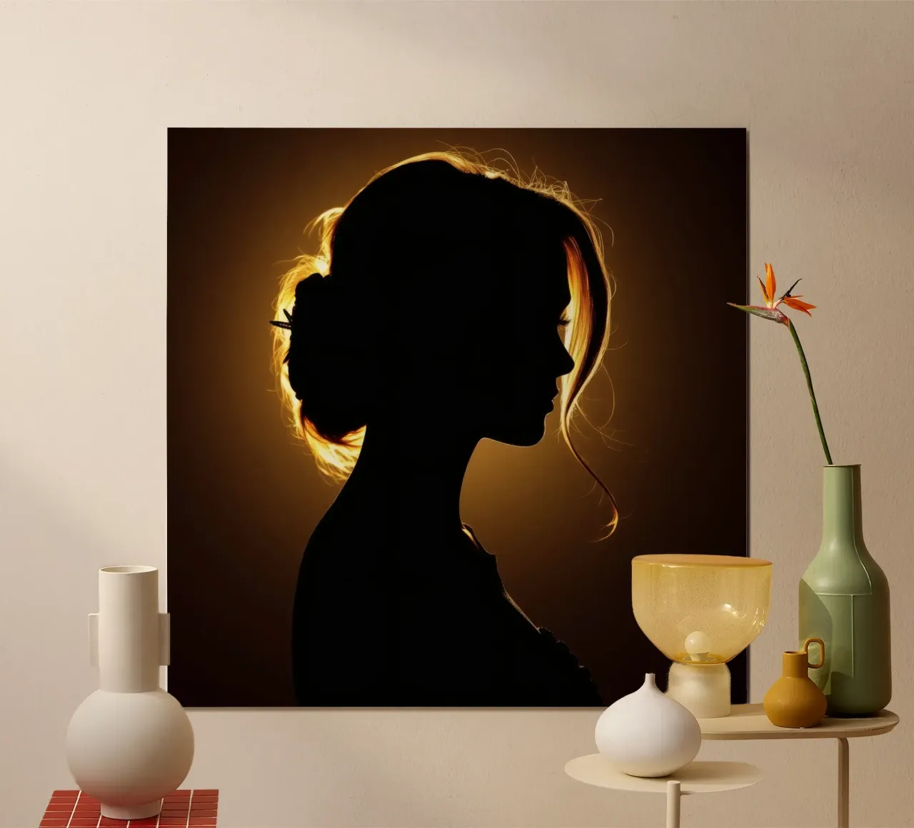 Silhouette di una donna con capelli fluenti illuminata da una luce calda poster con telaio in alluminio da DesignDoodle