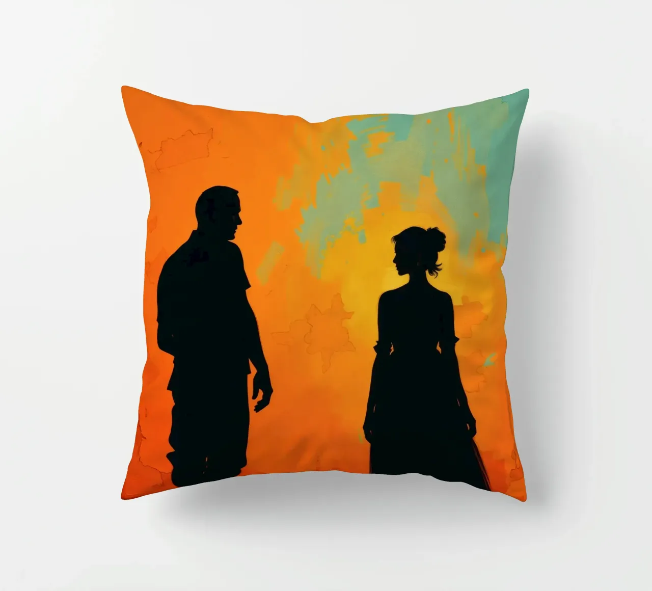 Coppia di sposi in un tramonto dai colori caldi e vivaci cuscino da DesignDoodle