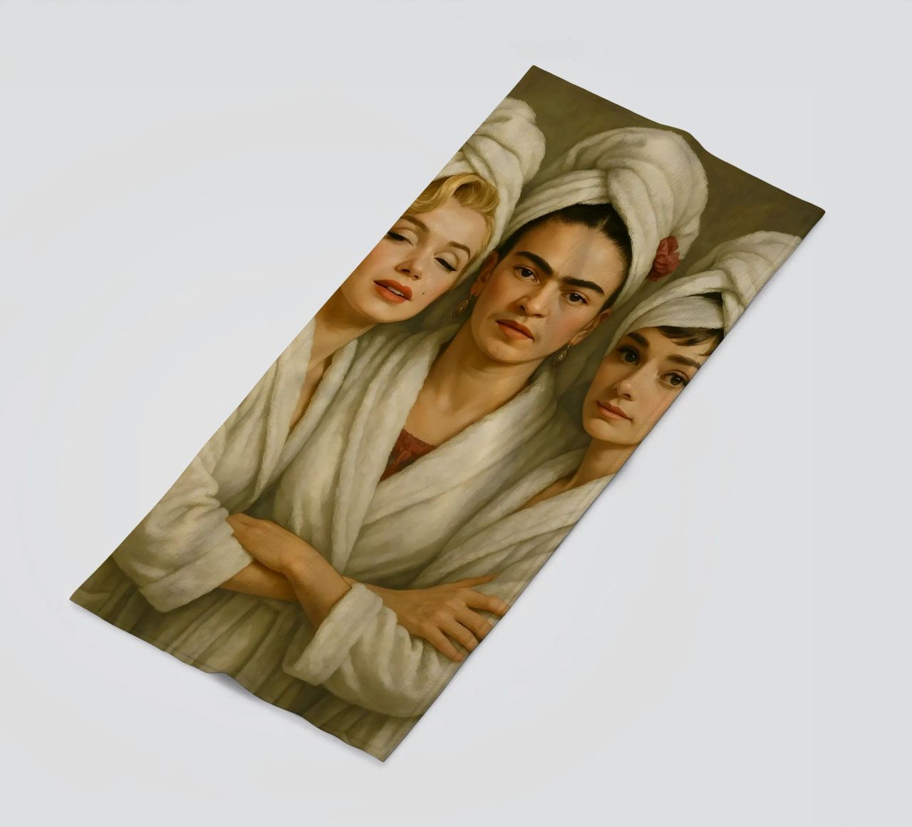 Marilyn Monroe Frida Kahlo Audrey Hepburn in accappatoio telo mare da ARTOMATIC