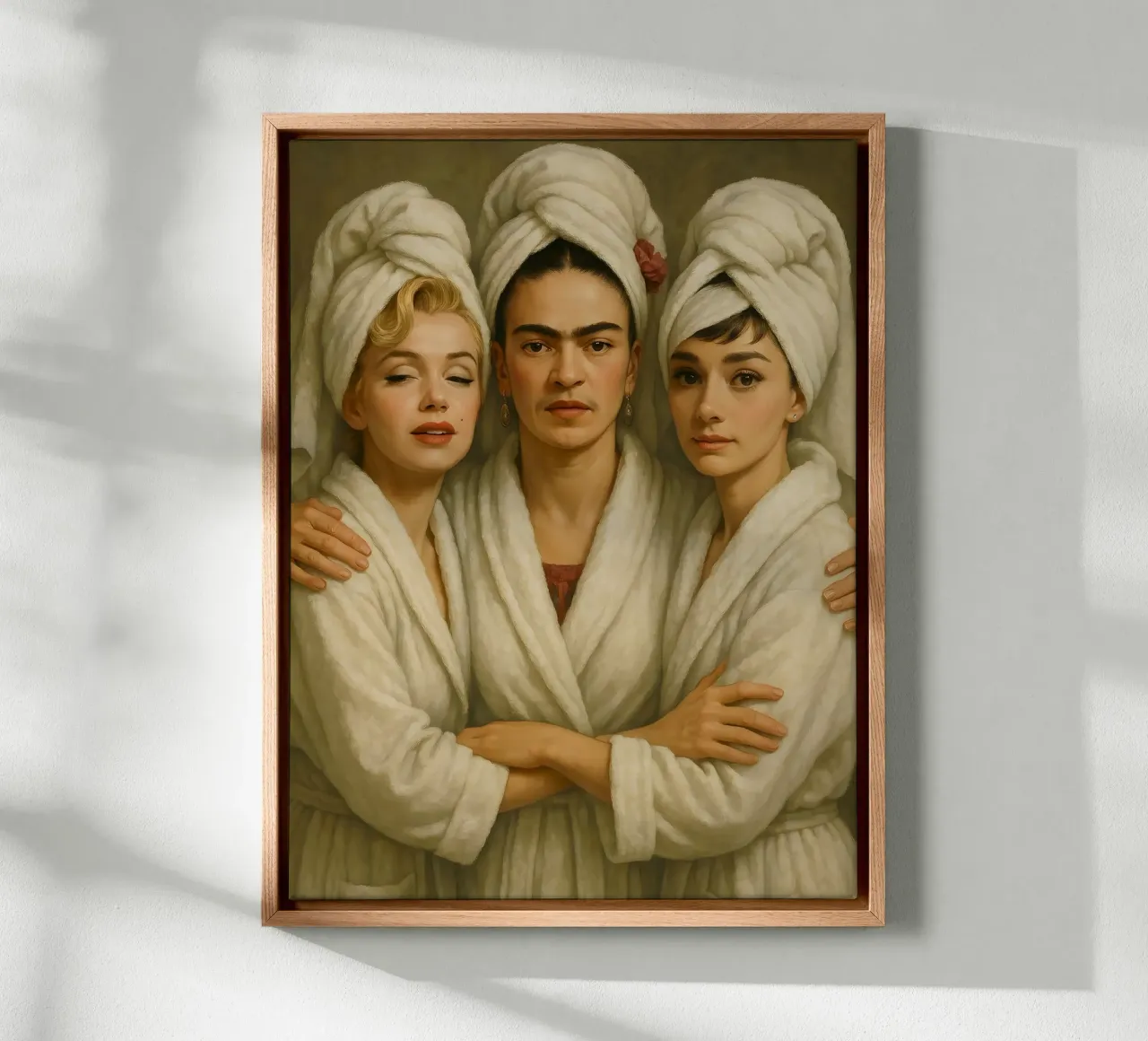 Marilyn Monroe Frida Kahlo Audrey Hepburn in accappatoio tela con Cornice a cassetta da ARTOMATIC