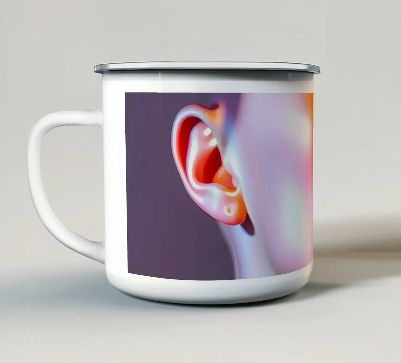 Stupefacente manichino che mostra vibranti riflessi di luce tazza in smalto da DesignDoodle