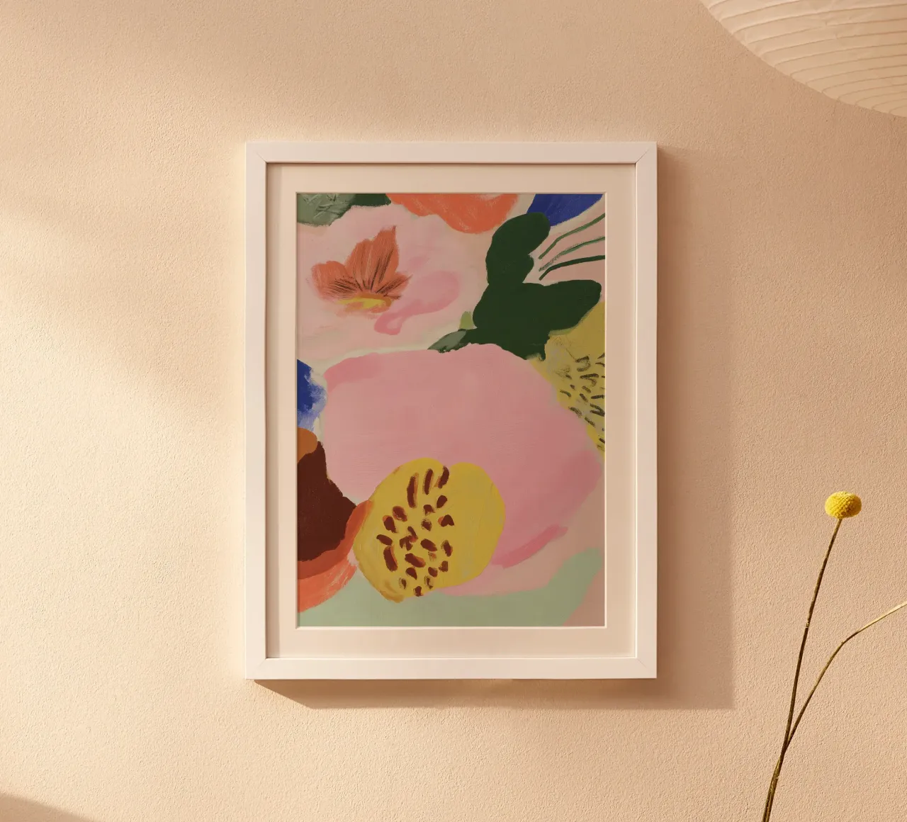 Abstracte bloemenprint, bloemsierkunst, moderne poster poster met kunststof frame van Boheme