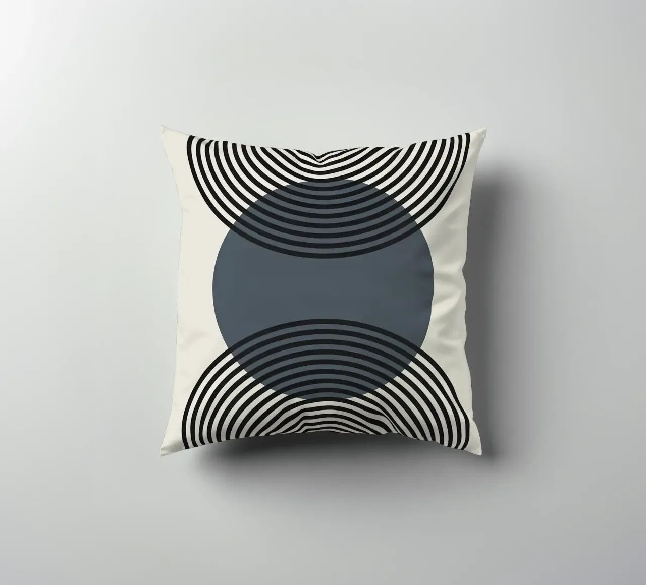 cerchi linee modelli simmetria cuscino da Janine P McGuire
